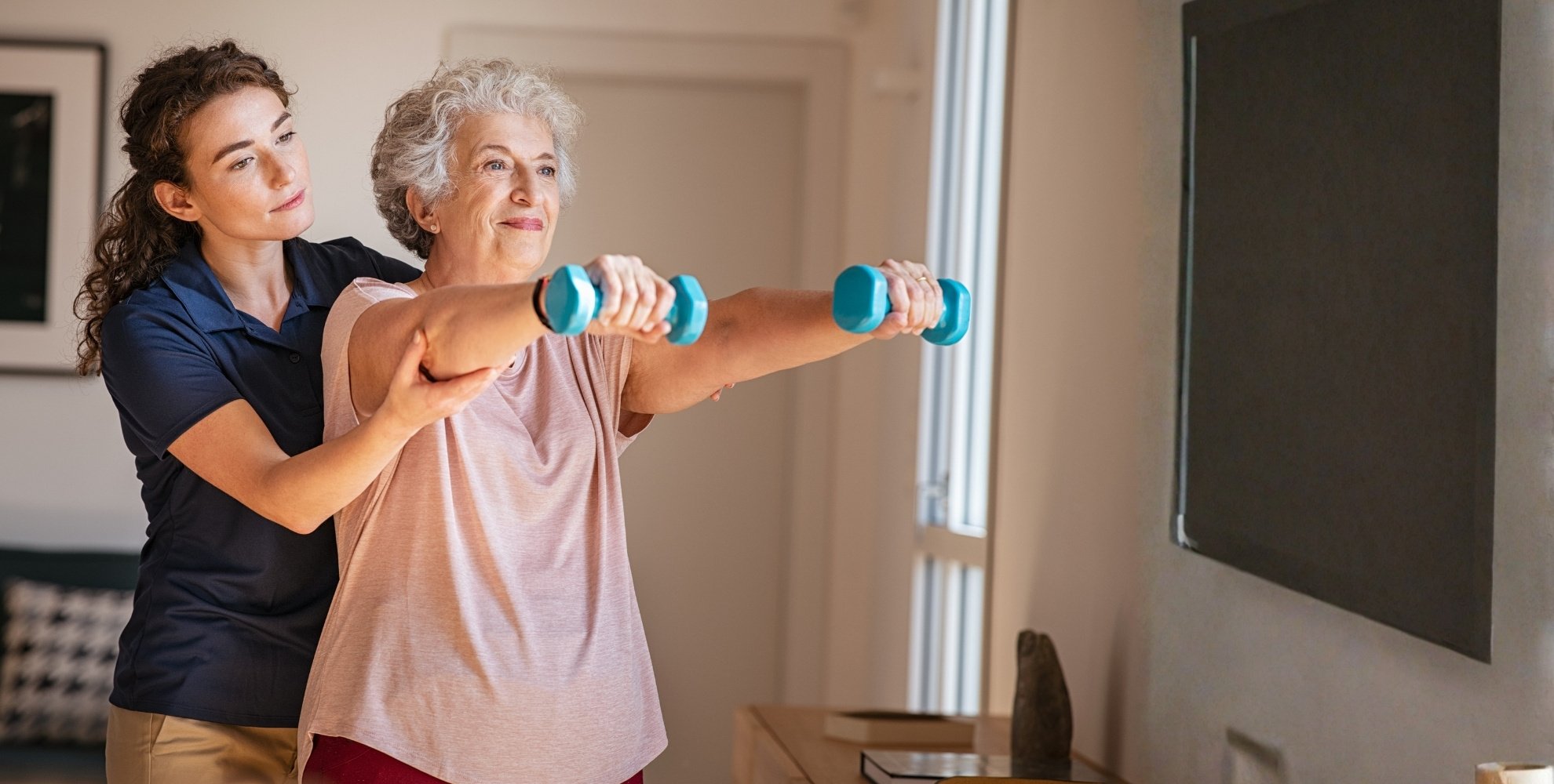 Hero Images woman with weights 1920
